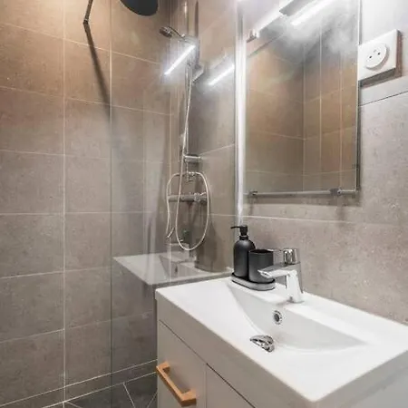 Apartment Ensoleille Aux Portes De Paris Montreuil-ii *